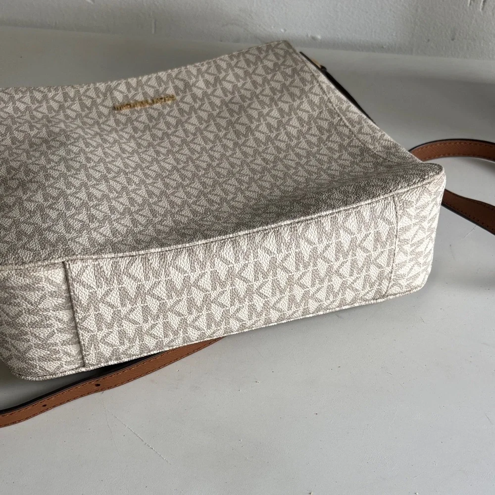 Jet Set Travel Large Logo Messenger Bag